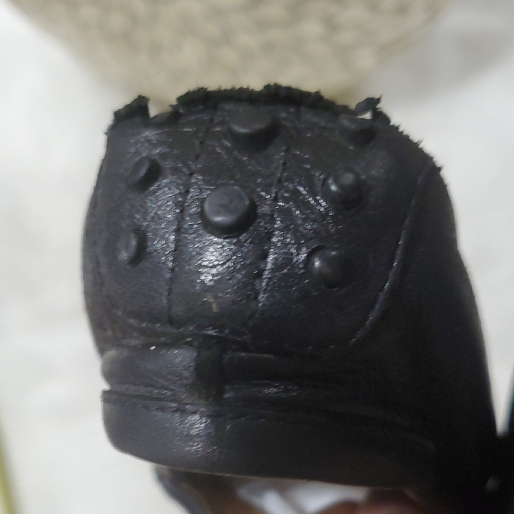 Gucci Black Leather Moccasins with Silver Detail - Picture 15 of 16